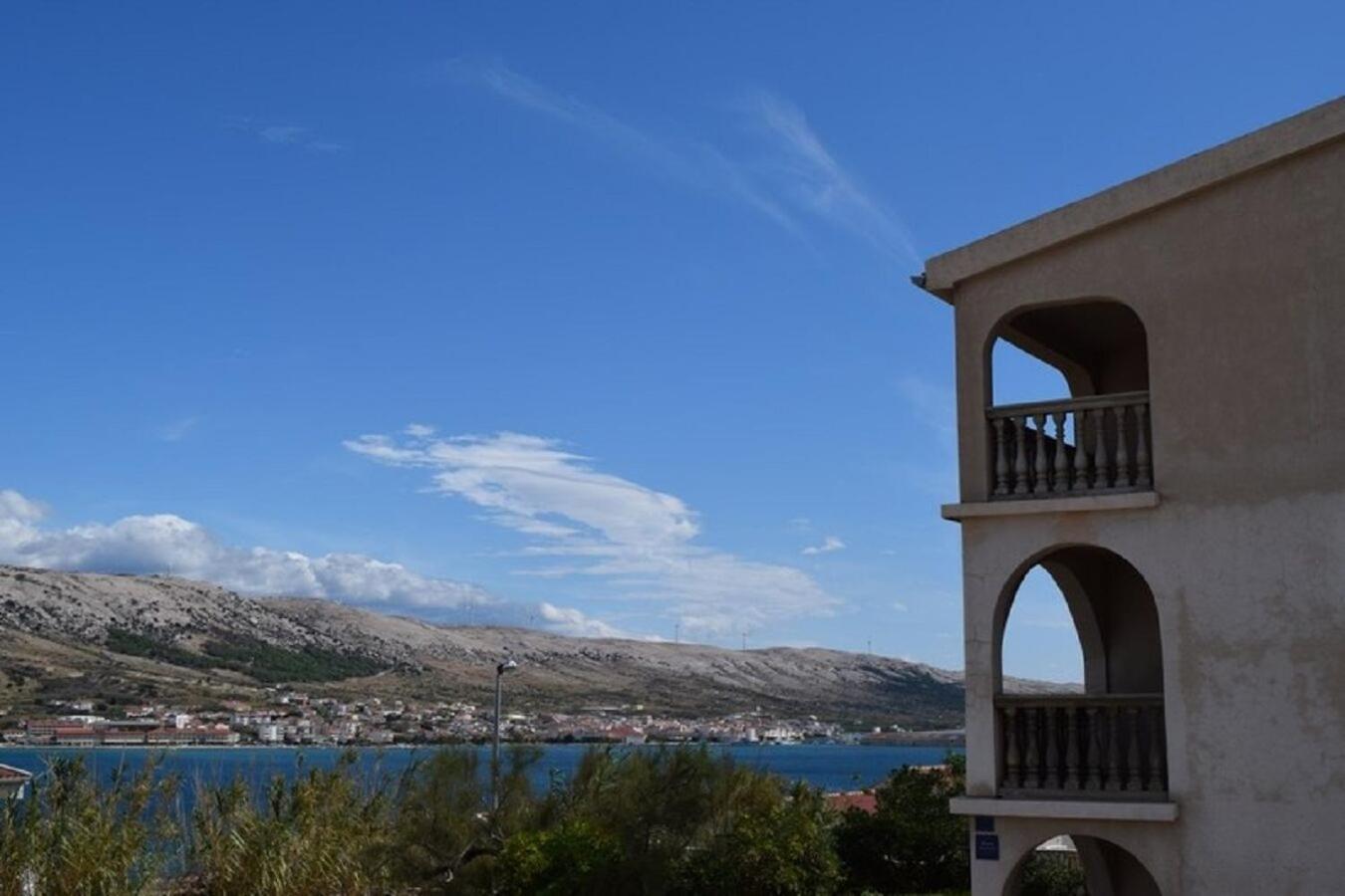 Apartment Dar Pag Town Exterior photo